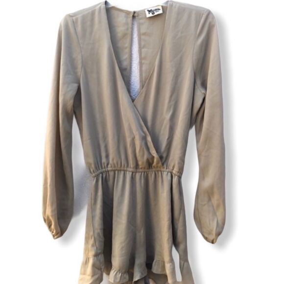 Show Me‎ Your MuMu Shorts Romper - Picture 1 of 9